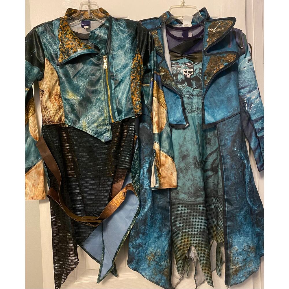 Disney Descendants 2 & 3 -Uma's Deluxe Costume Lot - Dresses, Accessories, & Wig